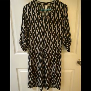 Black & White Chevron 3/4 length sleeve dress. Size Small